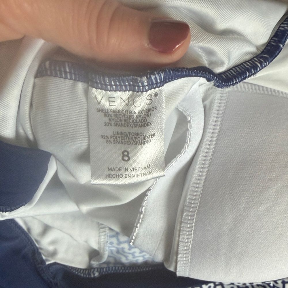 Venus Surf Long Sleeve One-Piece in the Nautical Awning Size 8 NWOT - Picture 4 of 4